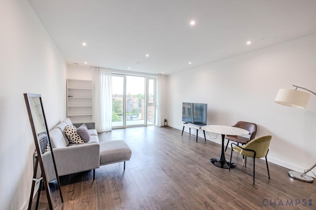 Property photo 1 of 16 2B2B Rent In Flat 43 Hartingtons Court, Coster Avenue, Woodberry Down, N4 2Wl