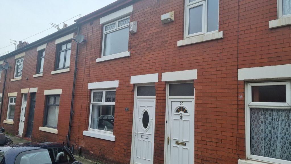 Property photo 1 of 11