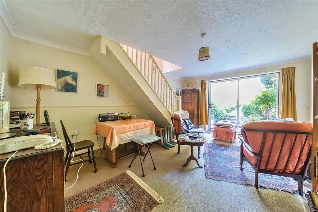 Property photo 2 of 10 Sitting Room