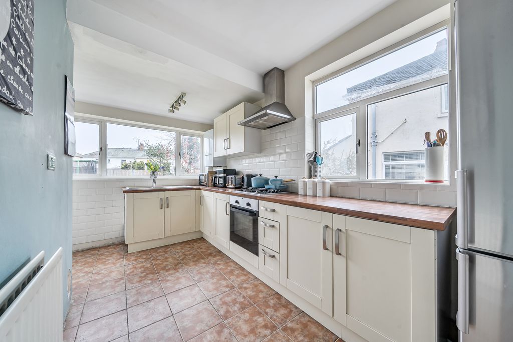 Property photo 2 of 13 14046267697781191Aade