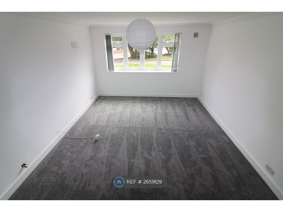 Property photo 2 of 35 Living Room