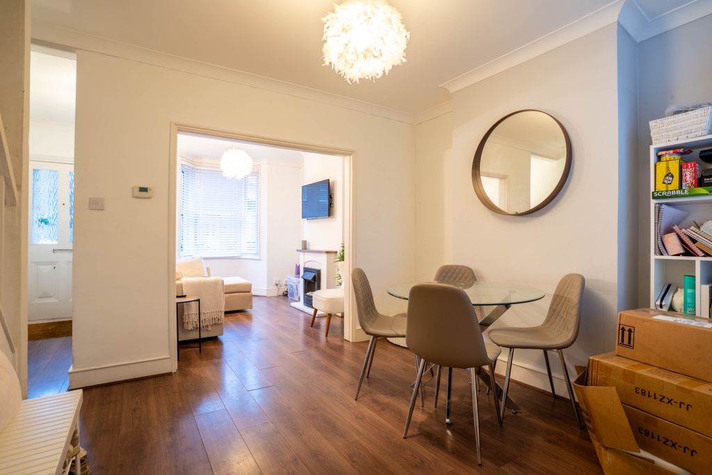 Property photo 3 of 10 5594423
