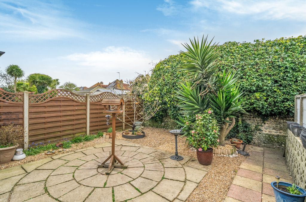 Property photo 3 of 17 1437650-8-69Cb919...