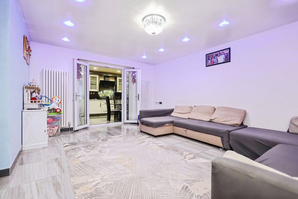 Property photo 2 of 16 Pbox-Img.Jpg