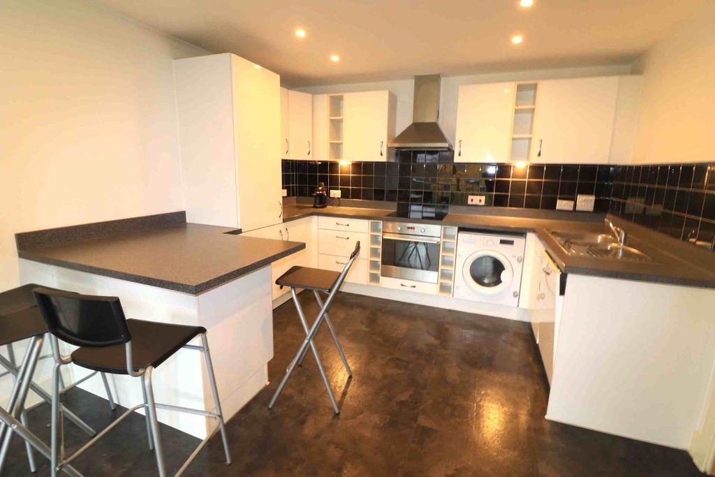 Property photo 2 of 9