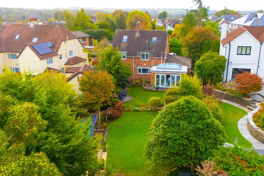 Property photo 1 of 43 Award-Winning Media Team On Every Listing_3