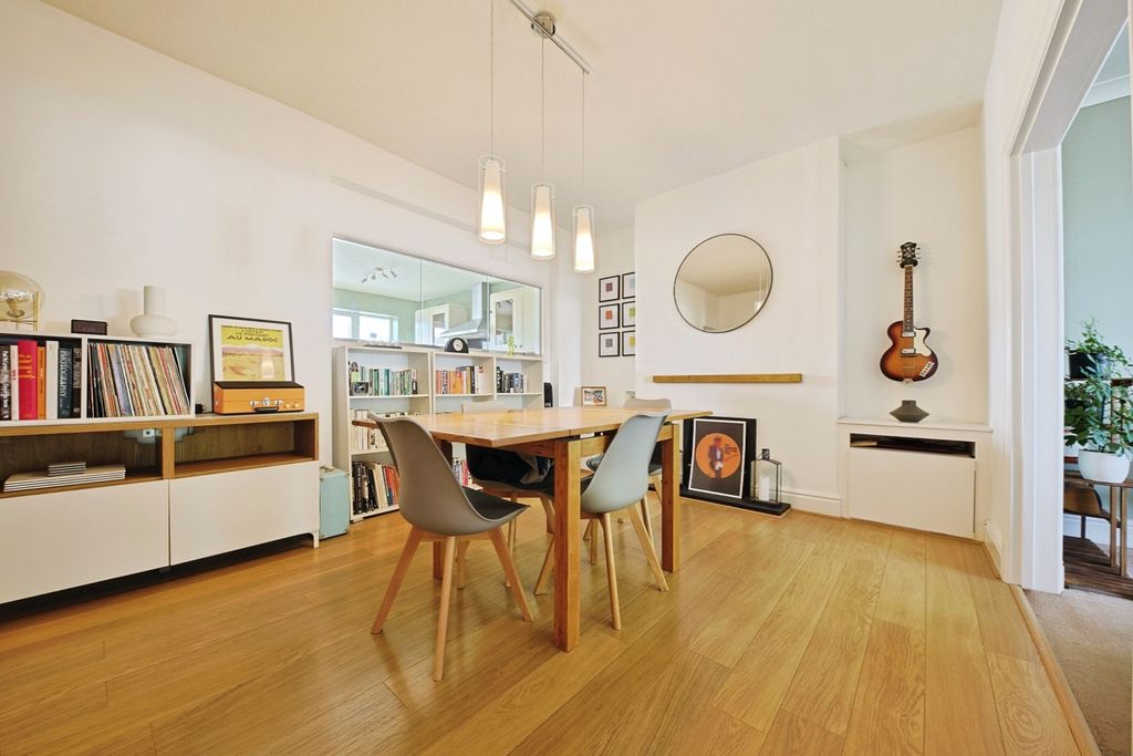 Property photo 2 of 16 4573024