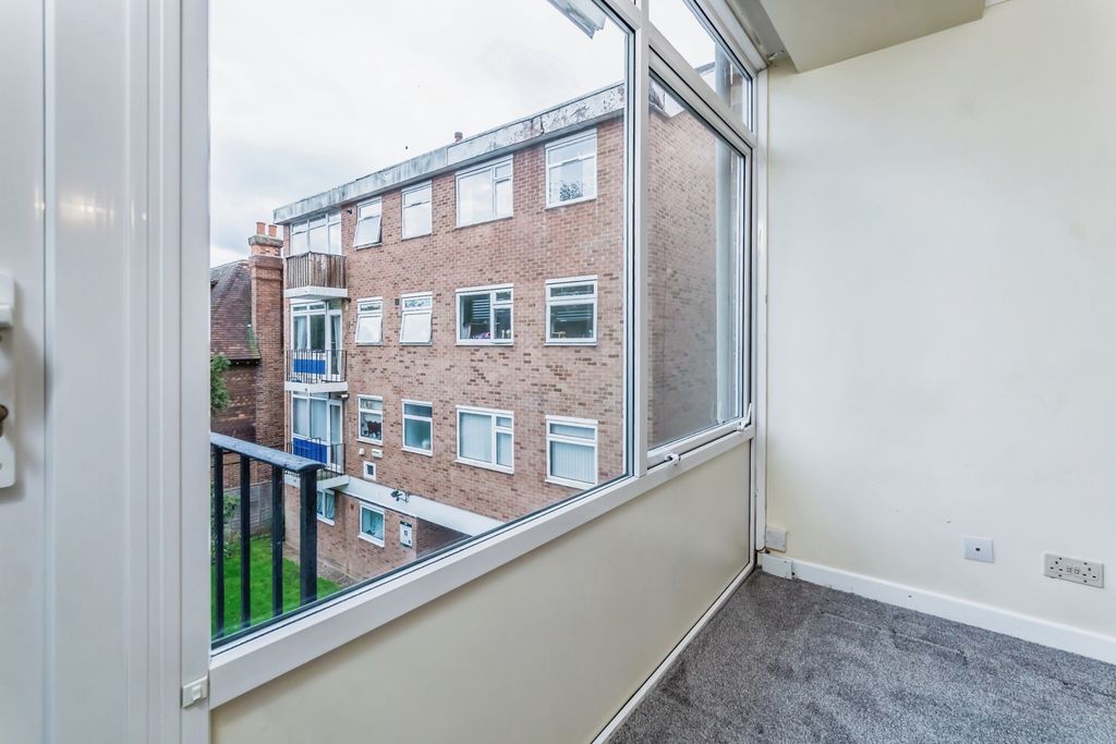 Property photo 3 of 17 Photo