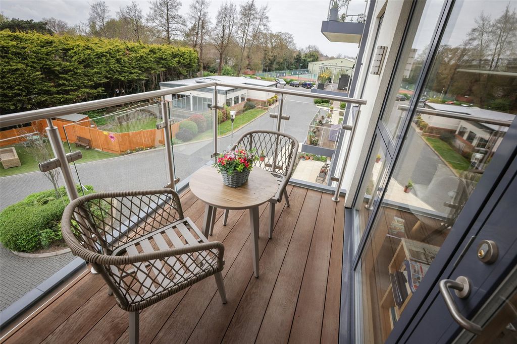Property photo 1 of 11 Balcony