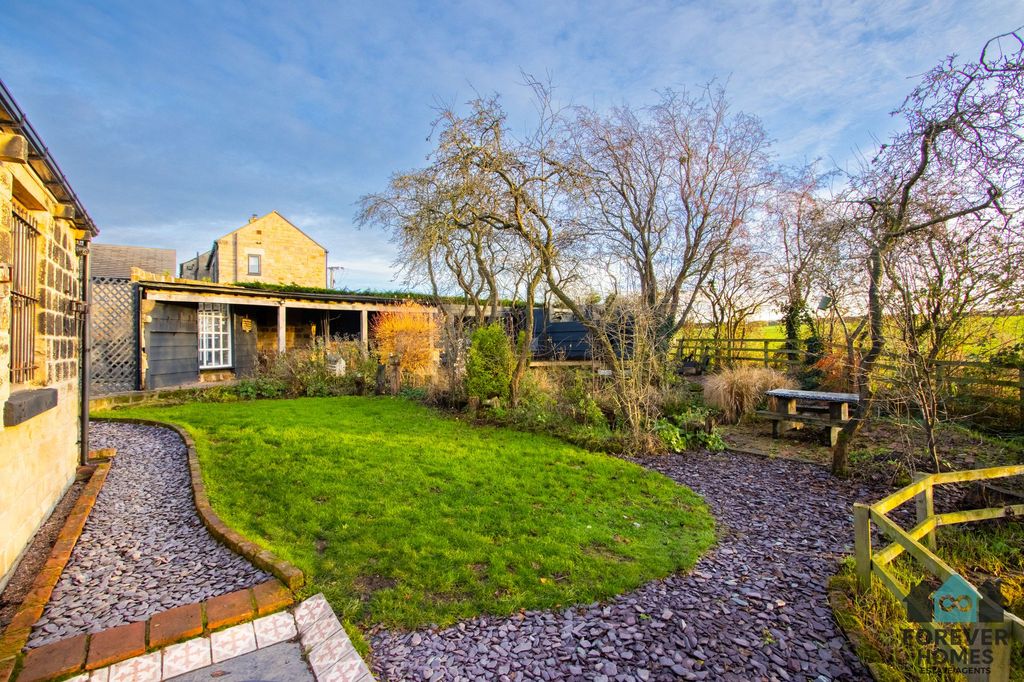 Property photo 3 of 42