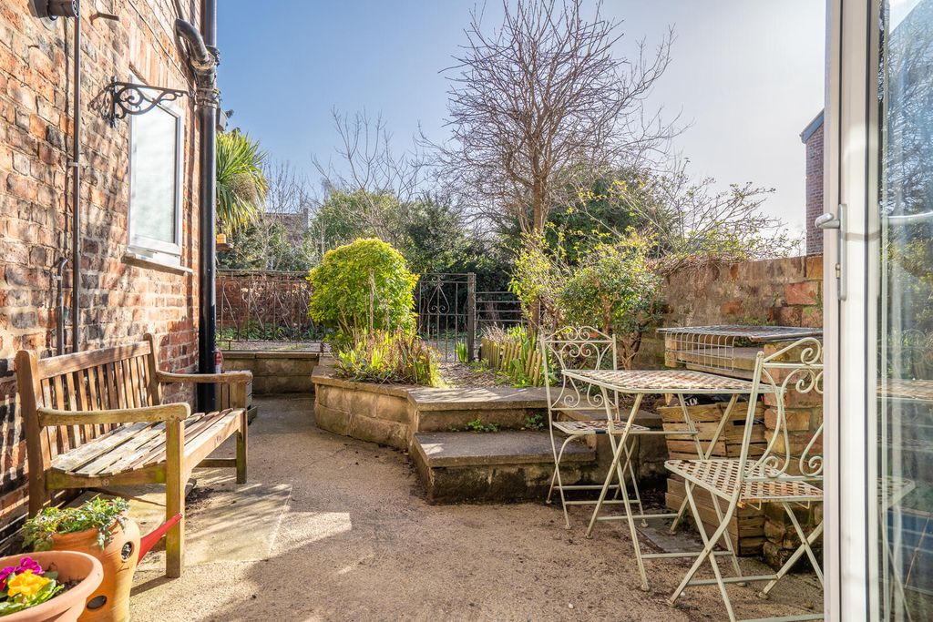 Property photo 1 of 16 Terrace / Patio