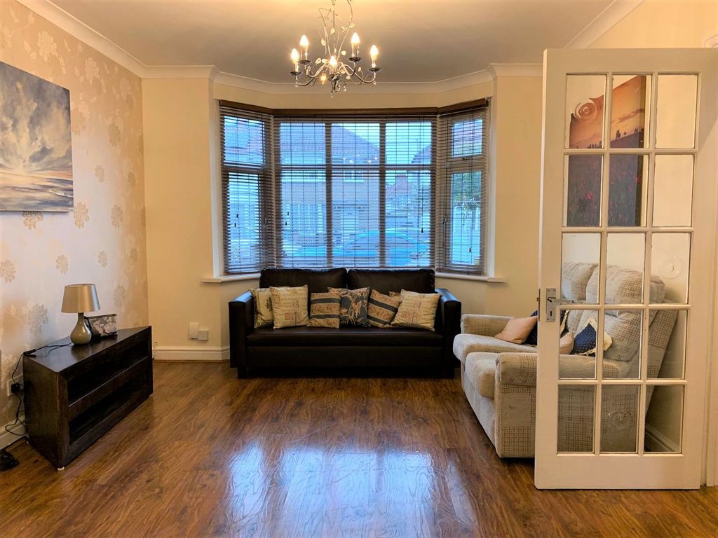 Property photo 2 of 10 Living Room