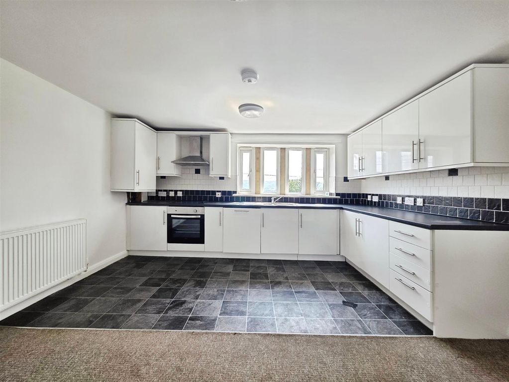 Property photo 3 of 19 Kitchen/Diner