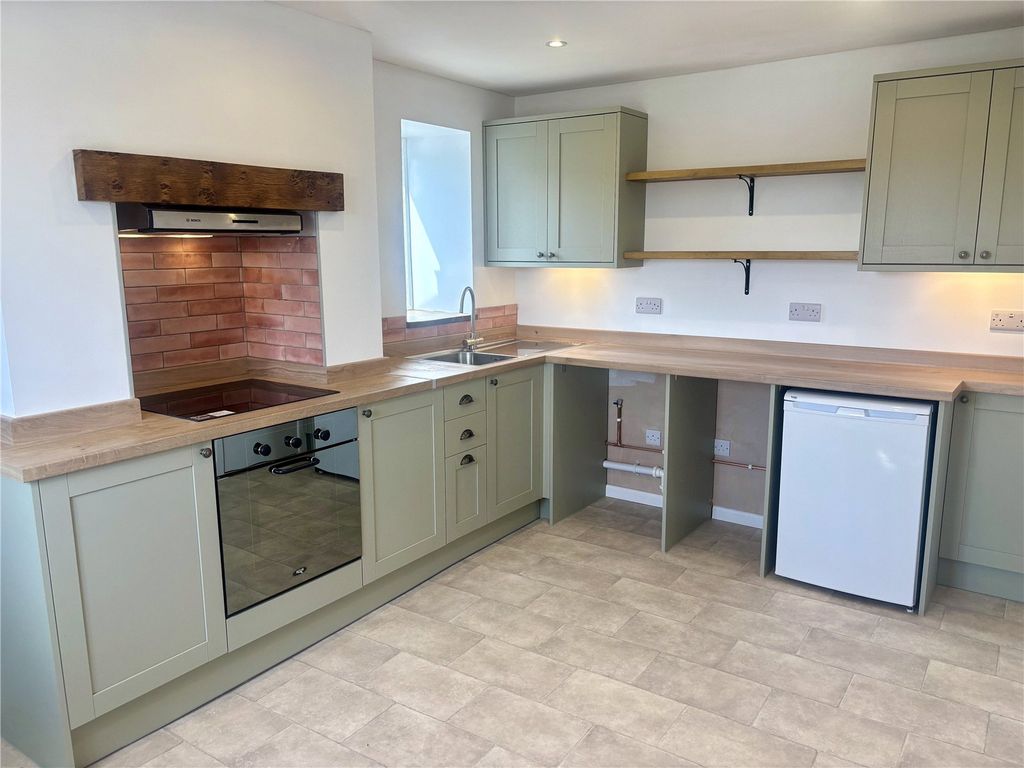 Property photo 2 of 16 Picture No. 33