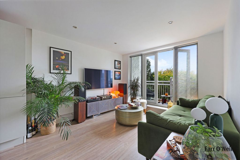 Property photo 2 of 23 Photo 11