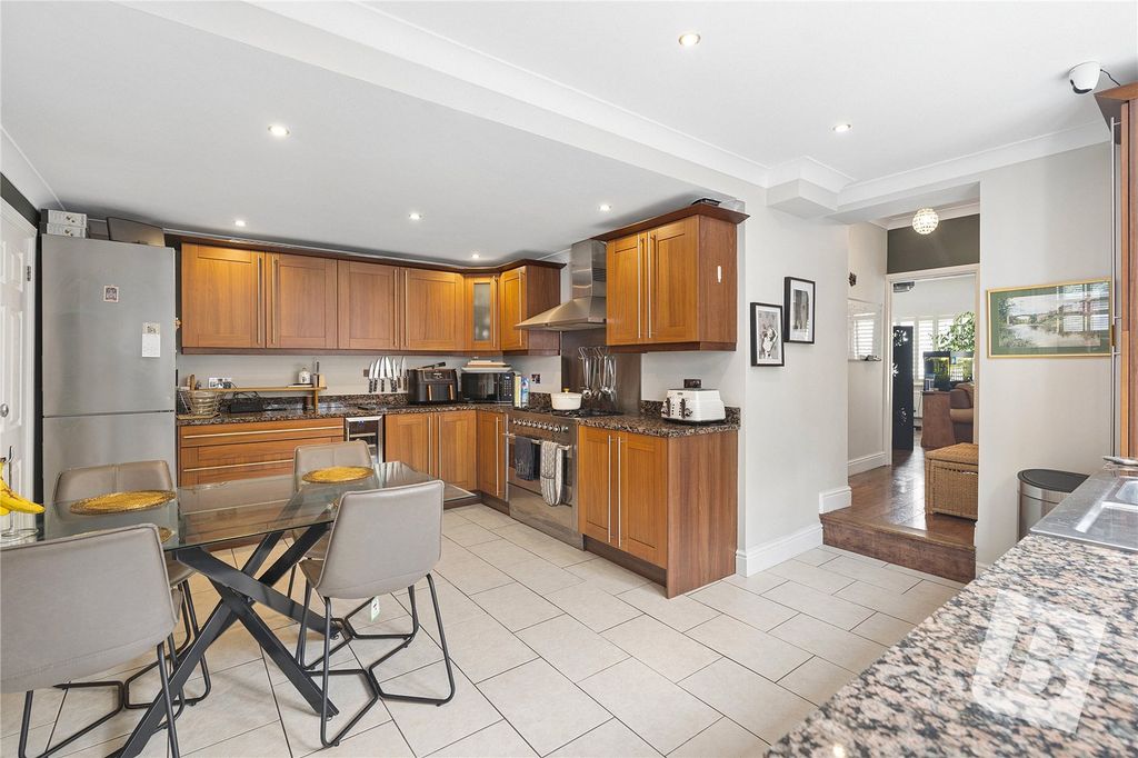 Property photo 2 of 16 Kitchen