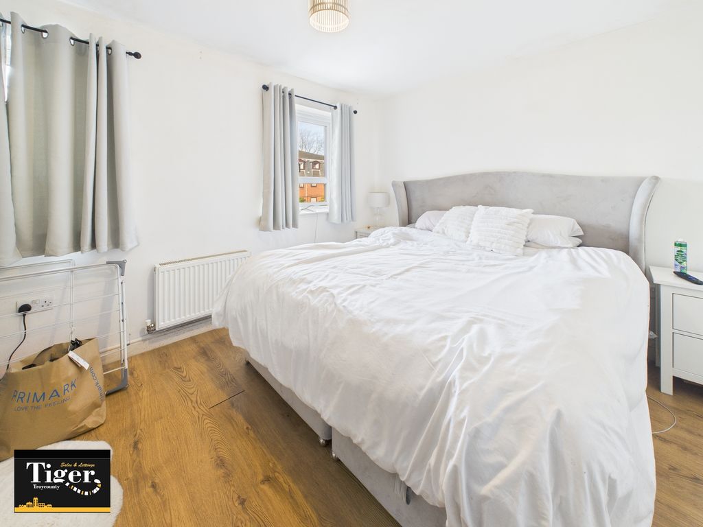 Property photo 3 of 6 Cam02176G0-Pr0773-Still002