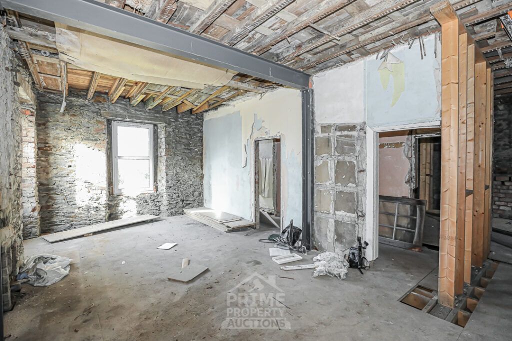 Property photo 3 of 13