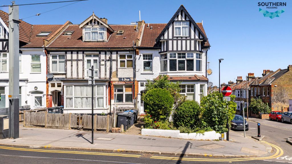 Property photo 2 of 26