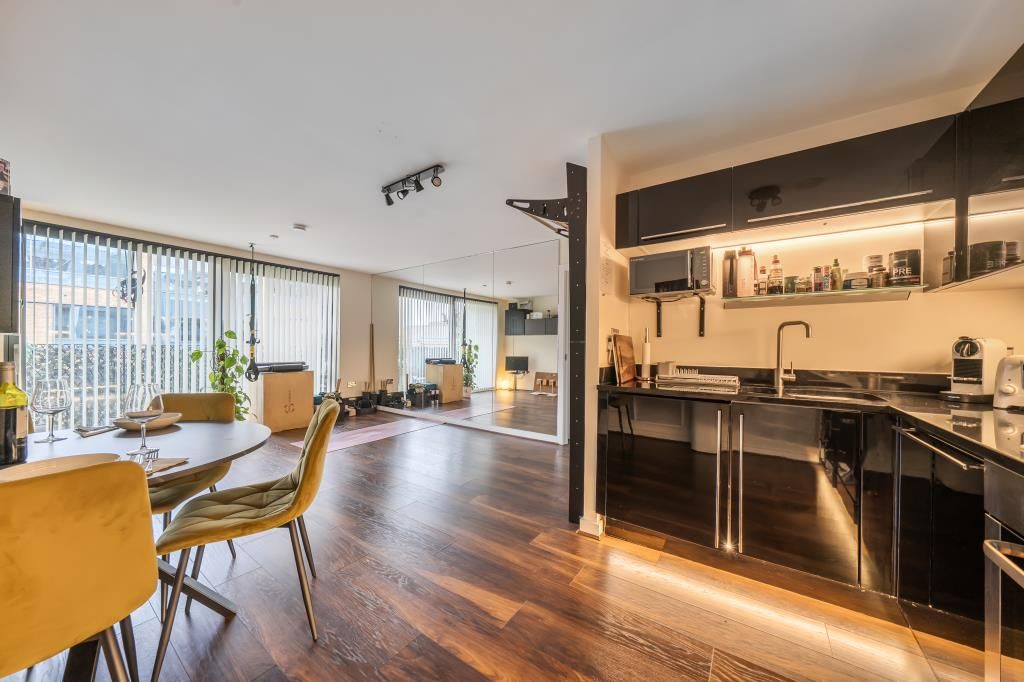 Property photo 2 of 22 Kitchen