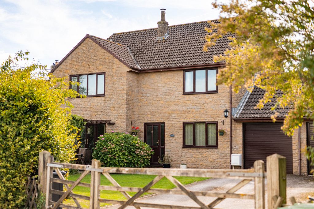 Property photo 1 of 34