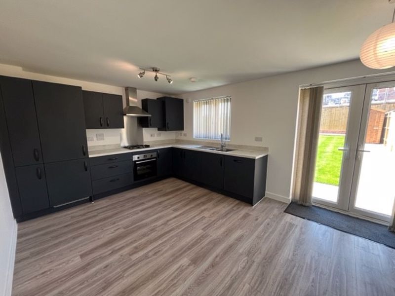 Property photo 2 of 10 Photo 4