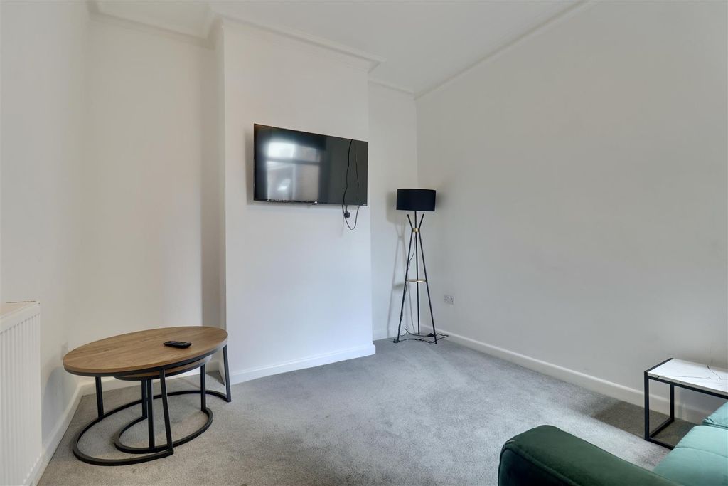 Property photo 2 of 18 A89B934F-3F39-4Cf0-92C7-Aa9586BA6Dac_1_201_A.Jpeg