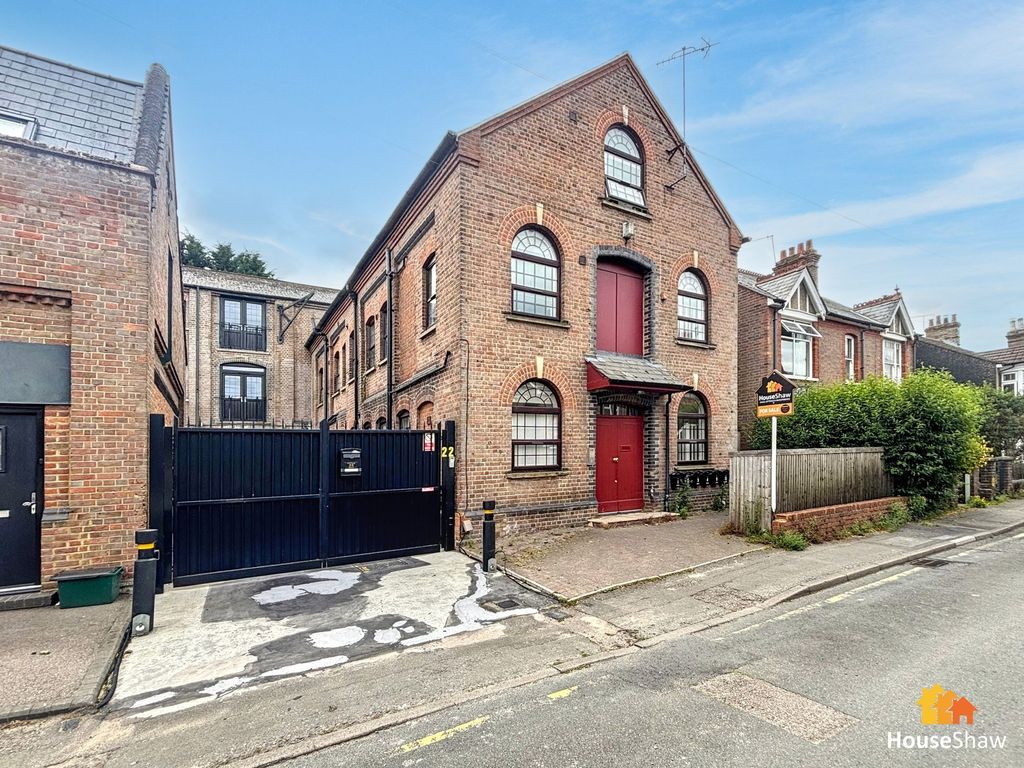 Property photo 1 of 5