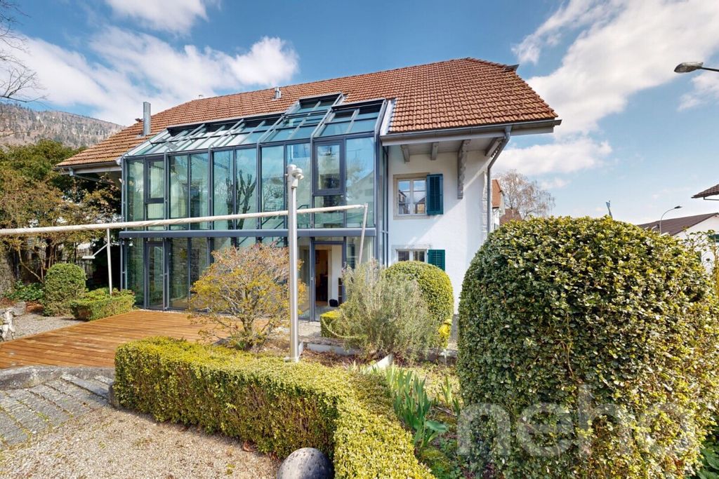 Property photo 1 of 12