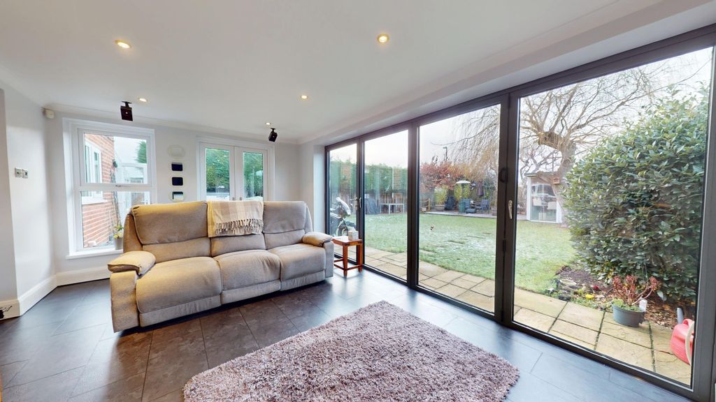 Property photo 2 of 28 4767295