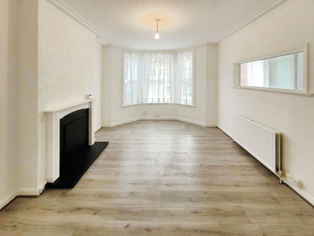 Property photo 3 of 12 Pbox-Img.Jpg