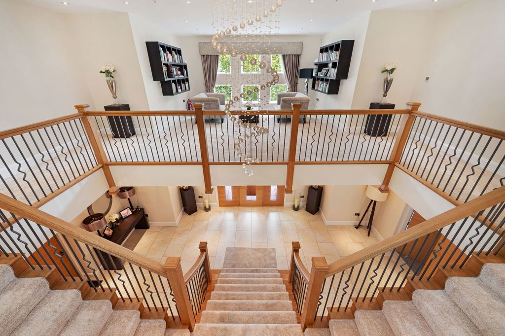 Property photo 3 of 40