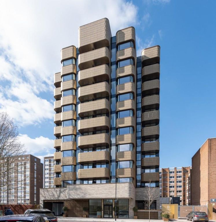 Property photo 3 of 12 Photo 1