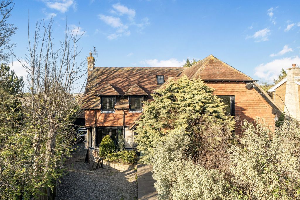 Property photo 2 of 39