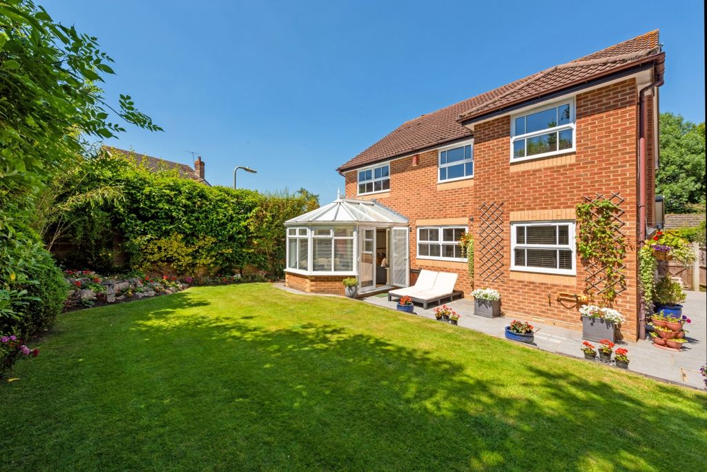 Property photo 1 of 17 23 Painters Pight...