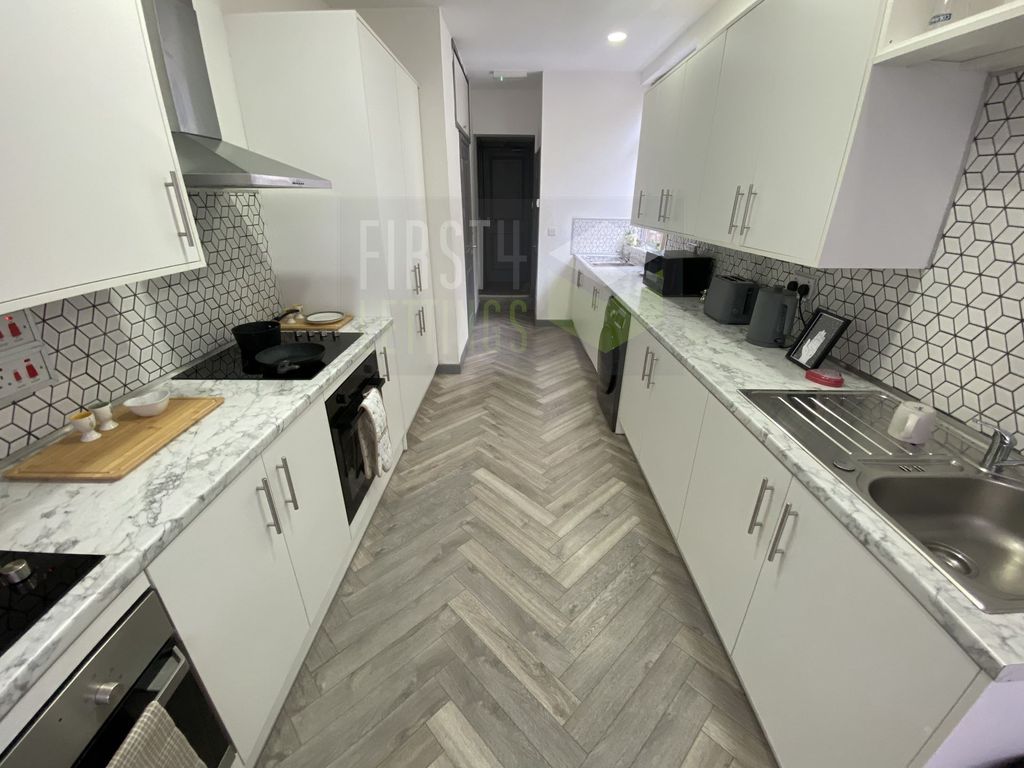 Property photo 2 of 23 Photo 28