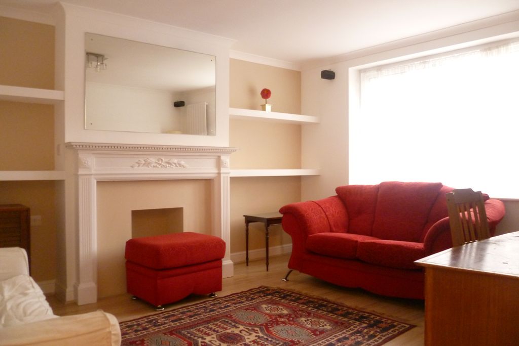 Property photo 3 of 7 92 Ashfield Ave (4).