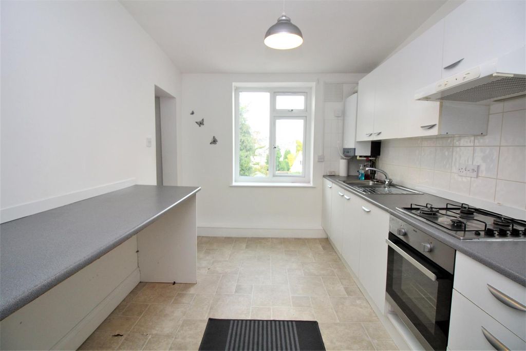 Property photo 2 of 5 Kitchen