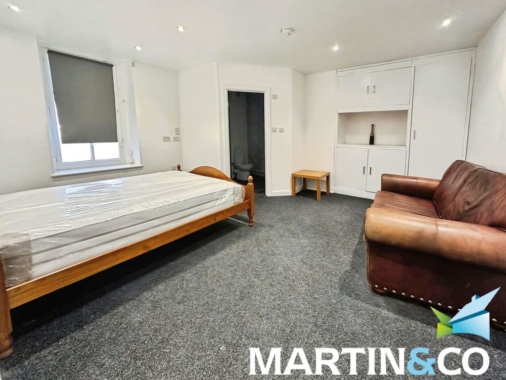 Property photo 2 of 11 63d7F110-Whatsapp 20Image 202025-11-19 20At 2014.5