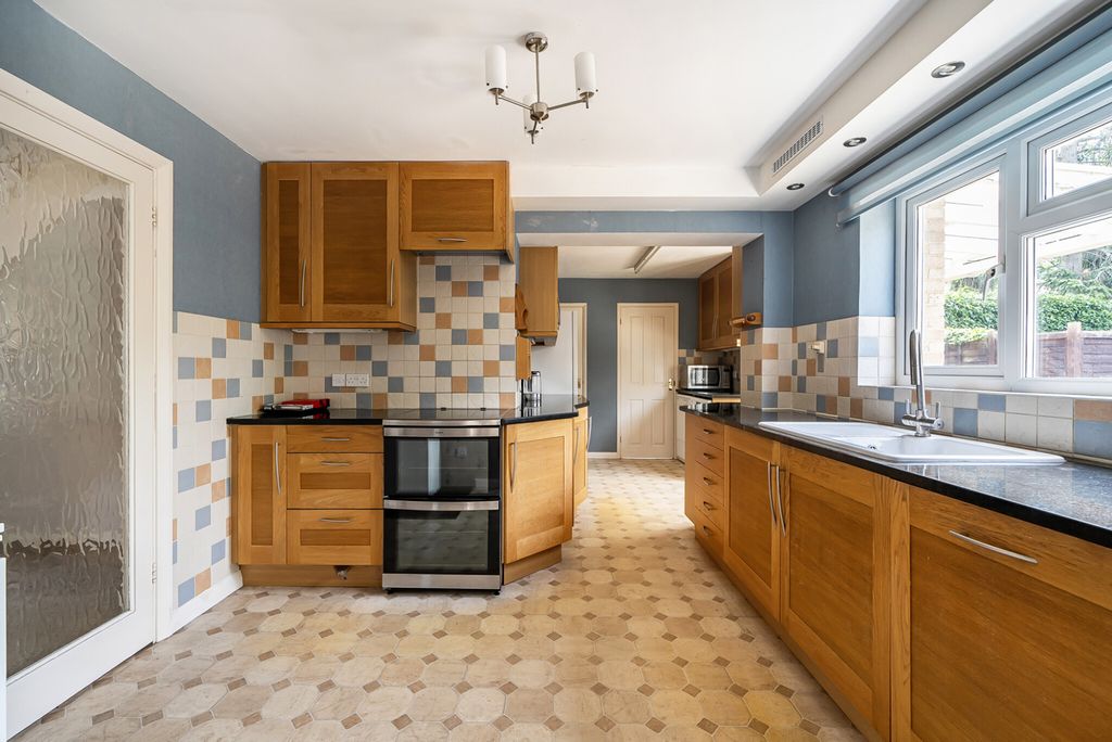 Property photo 2 of 25 1480278-19-6A3127...
