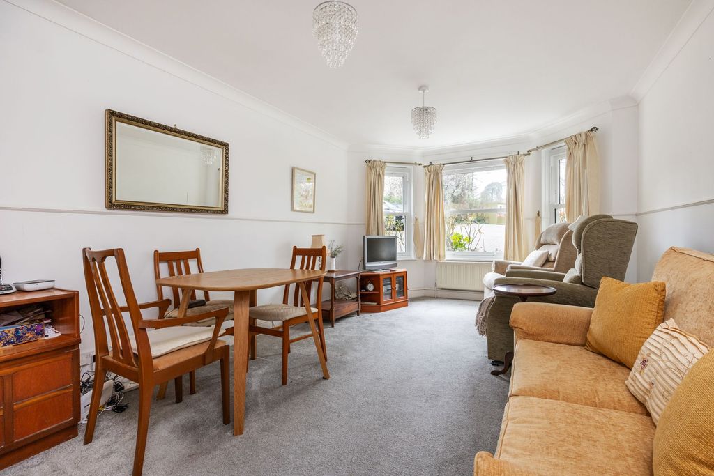 Property photo 2 of 8