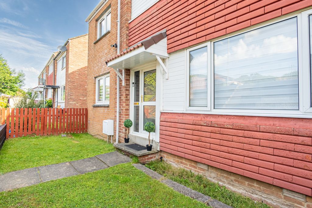 Property photo 2 of 27