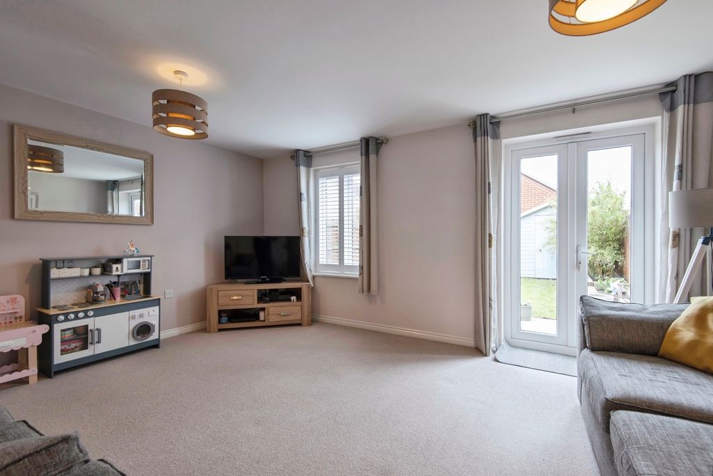 Property photo 2 of 17 Pbox-Img.Jpg