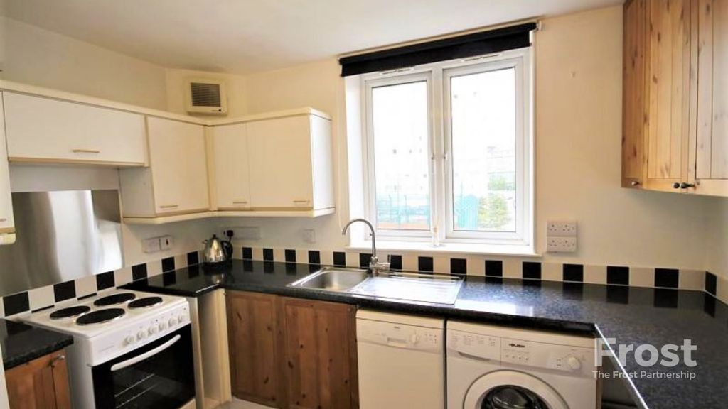 Property photo 2 of 6 Kitchen