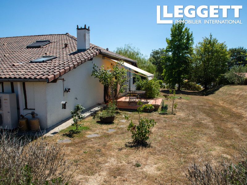 Property photo 3 of 10