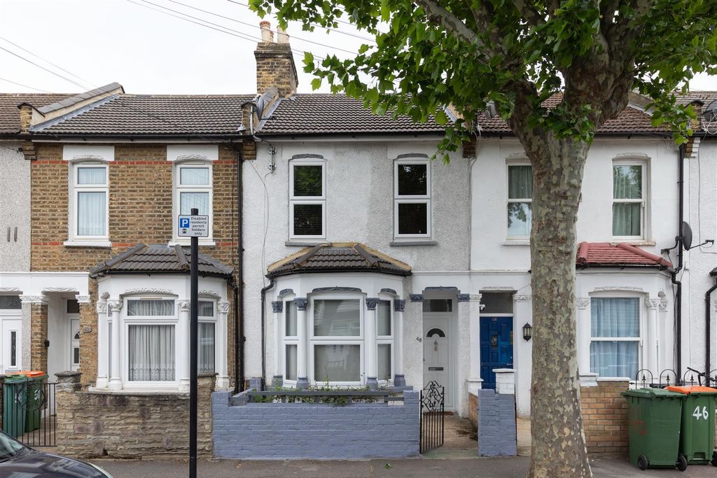 Property photo 1 of 44 Nine Acres Close, E12