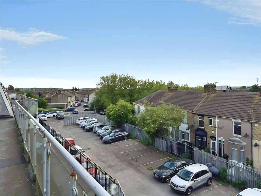Property photo 2 of 9 Picture No. 14
