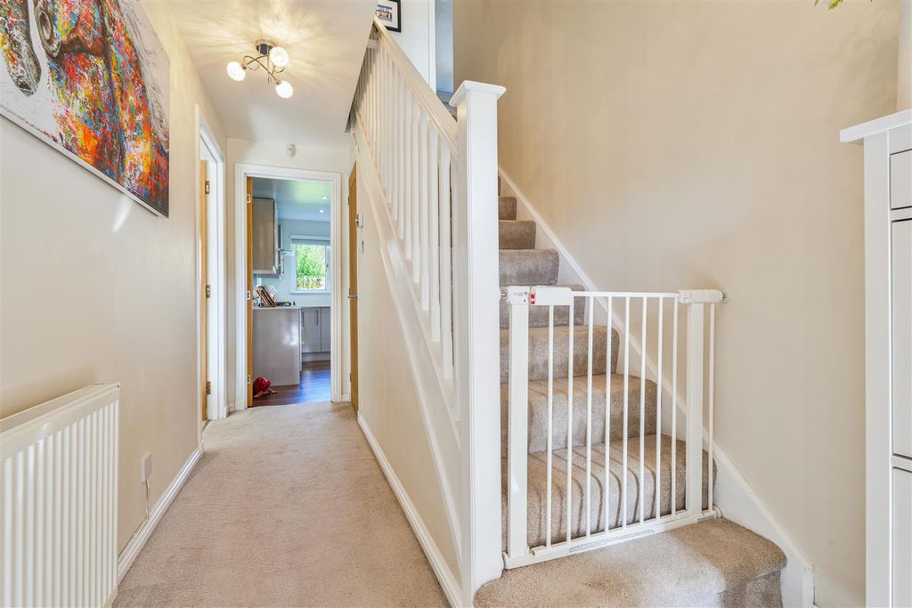 Property photo 3 of 26 3- Hallway.Jpg