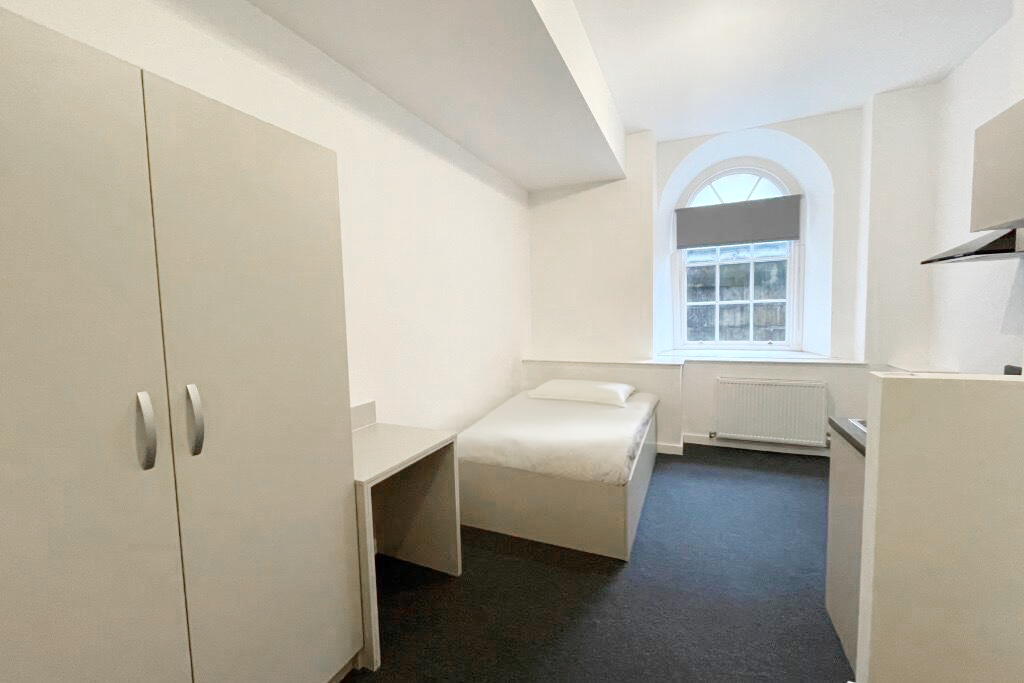 Property photo 1 of 5