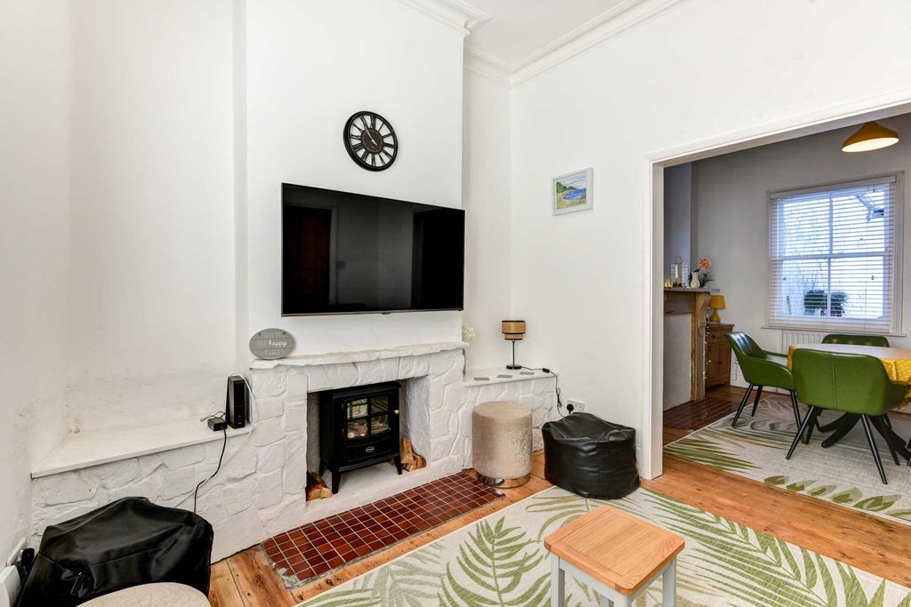 Property photo 3 of 38